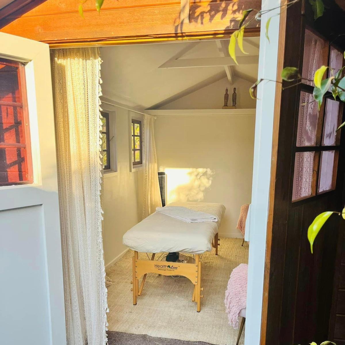 Retation Room Therapy Room For Rent - The Sanctuary Australia - Retreat Sydney